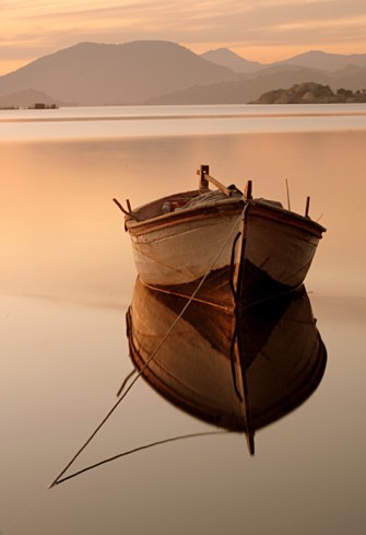 Tender la cuerda hacia la orilla nos permite aljarnos del ego y conectarno con Dios. 