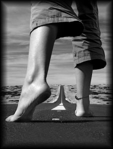 Da el primer paso, solo así sabrás que ya estás en el camino.