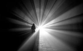 Siempre, pero siempre hay luz al final del túnel, solo necesitamos centrarnos y buscarla dentro de nosotros mismos.