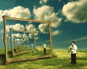 La hora de cambiar los viejos patrones ha llegado, nos demos cuenta de ello o no.