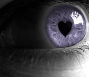 La mejor manera de ver las situaciones, es desde el corazón, este es el único que nos muestra la realidad.