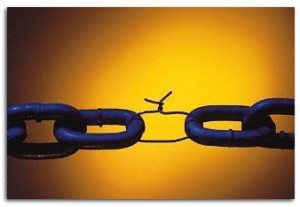 No importa cuan fuerte te creas, siempre tendrás un lado débil que muestra tu peor cara.