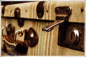 No hay prisa, pero tampoco tienes toda la vida. Solo abrelo con cuidado y comienza a mirar lecciones.