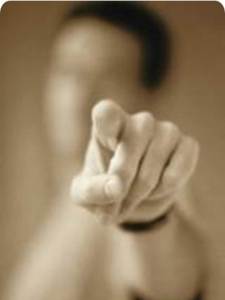 El juicio es parte de la naturaleza de los egos. Solo comprende que no todos vamos al mismo ritmo