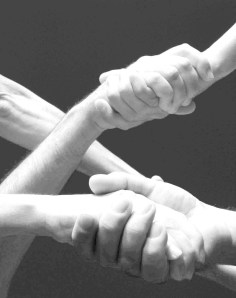 Todos somos uno y estamnos interconectados, por ende, relacionados unos con otros.