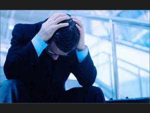 El peor de los hábitos es el más dificil de aceptar y es el dejarnos controlar por las emociones,.