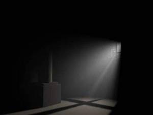 Es solo en el silencio de pensamiento cuando la luz aparece para guiarnos a la salida.