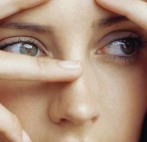 Mirarnos requiere de valor. Asumir que lo que vemos afuera nos pertenece. Toma consciencia.