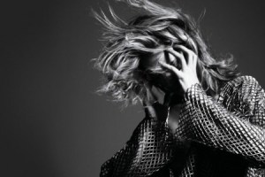 La unica manera de entender es haciendo silencio de pensamientos.