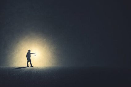 Luz ante la oscuridad